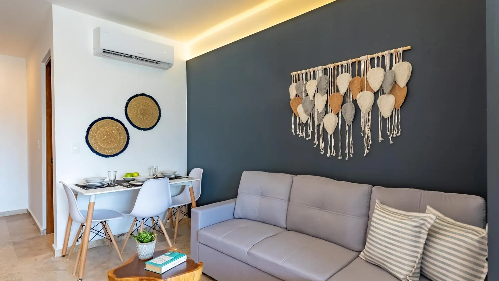 Beachside Breeze Near 5Th & 38 Beach Playa del Carmen